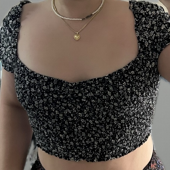 Hollister off the shoulder summer shirt - Picture 2 of 2